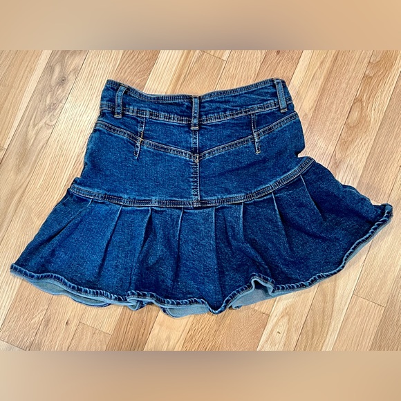 Girls Denim Pleated Skirt, size 2 - Picture 2 of 4